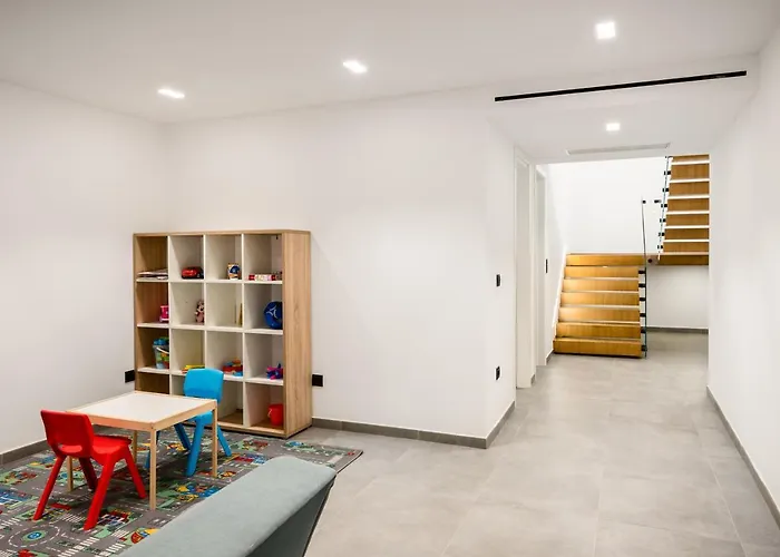 Afroditi, Corfu Halikounas